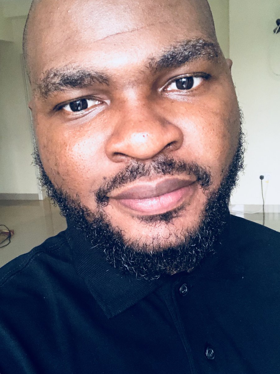 unicodeveloper's tweet photo. Alright let’s settle this once & for all.
Does this look like a man in his 30’s?
PS: This is me today after the barber made a mistake on my hair and I had to go skodo! 💀🌚 #BabyBoyloading #DevFestSSUyo #SugarDaddyTraining https://t.co/1iVVAoipHC
