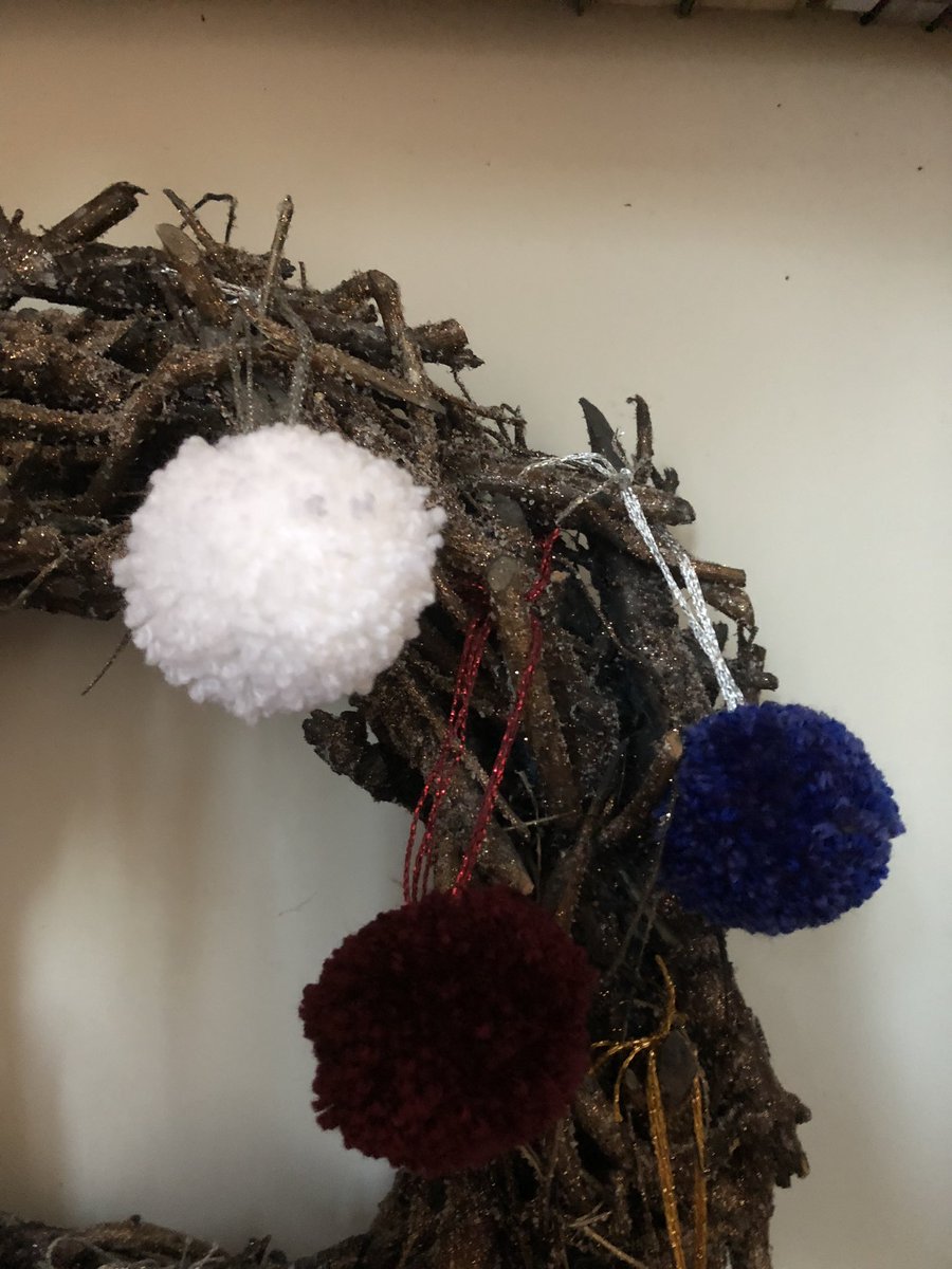 Knitsunique's tweet photo. Christmas tree decorations for Brighton Botanicals. #pompoms #christmas https://t.co/6sQa5SfTF4