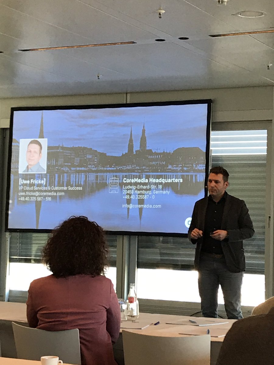 smunko's tweet photo. Uwe Fricke von @CoreMedia mit spannenden Einblicken über modernes Content-Management #martech18 https://t.co/GONPvd3WGb