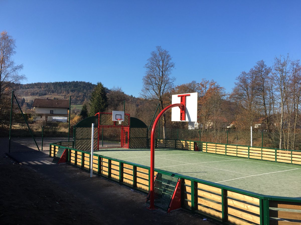 bygroupesae's tweet photo. Réception sans réserve : City Stade Bois / Métal - 22x12 gazon synthétique et pare ballon.
#bygroupesae #ramonchamp #vosges #citystade https://t.co/wSdwelgkIE