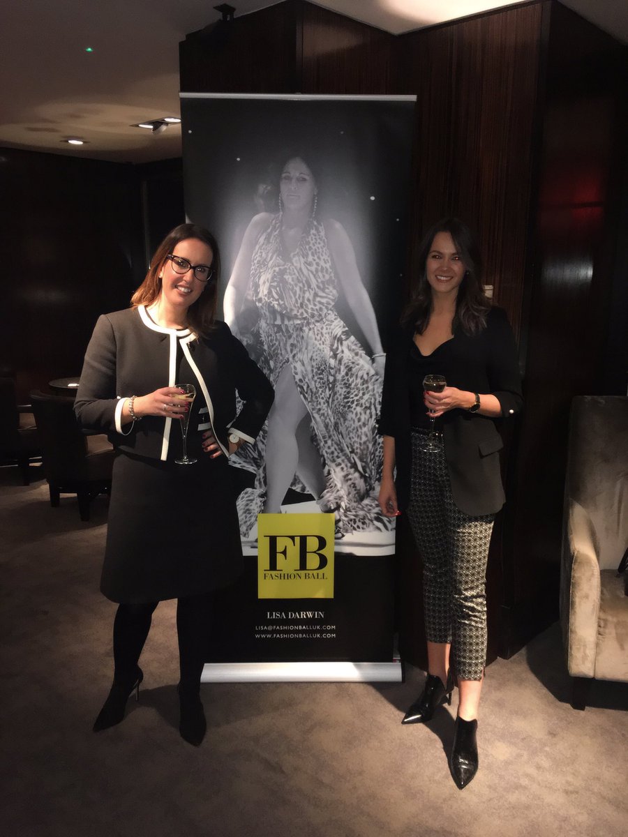 Fab night at the #fashionballuk Leeds launch last night with @MissNinaBarker 💕 👯‍♀️ <a href="/DakotaDeluxe/">Dakota Gray</a>