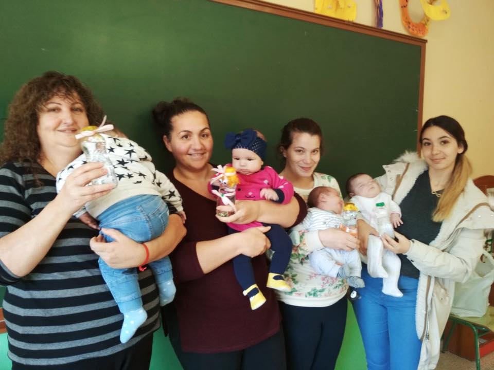 projectenaum's tweet photo. Esta semana en el taller de mamas y bebes cada mama ha hecho un bote de  la calma para su bebe.  Ha sido una mañana muy divertida 😃
#SonRoca #SVP #MamásyBebés @CESPSonRoca https://t.co/AqgTOyUgRg