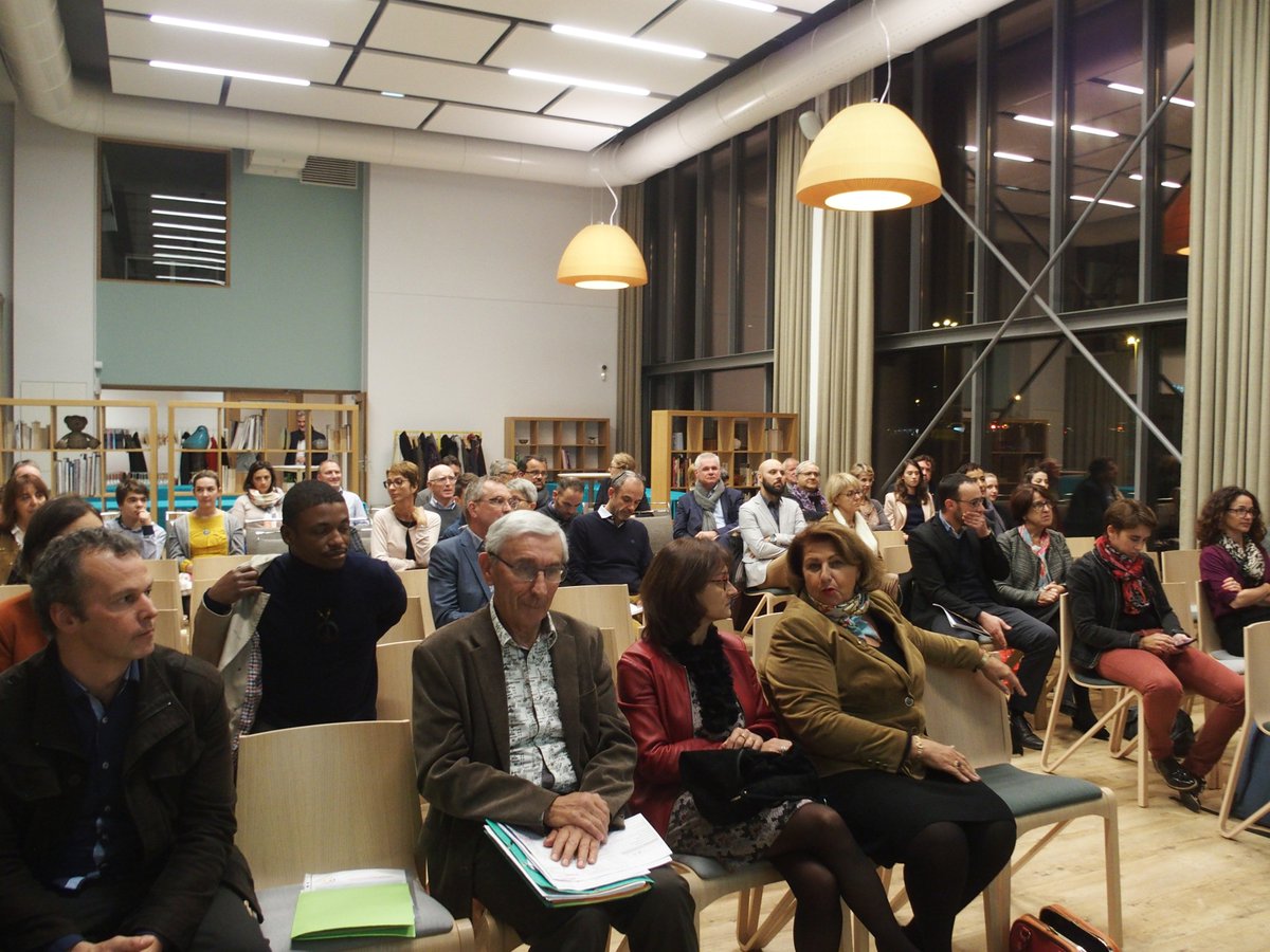EPA_PDL's tweet photo. Notre assemblée générale s’est déroulée hier chez @Euptoyou! Défendre nos valeurs, Structurer notre réseau, Préparer 2019 - Merci à tous les jeunes, partenaires, enseignants, parrains et bénévoles présents ! Et Merci à @VLoplak, @_Archibien et Work &amp; Relax d'être venus pitcher 🤗 https://t.co/AAEuCpGWsJ