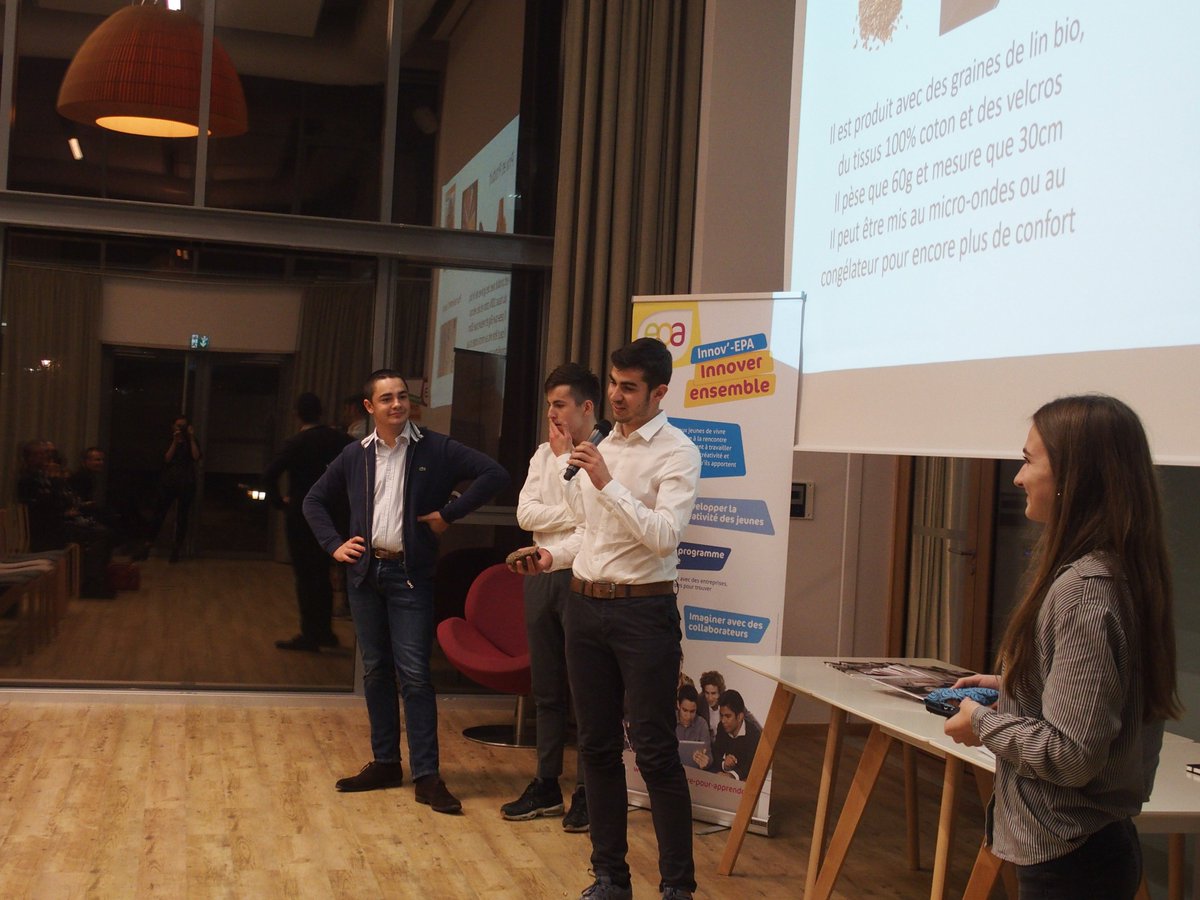 EPA_PDL's tweet photo. Notre assemblée générale s’est déroulée hier chez @Euptoyou! Défendre nos valeurs, Structurer notre réseau, Préparer 2019 - Merci à tous les jeunes, partenaires, enseignants, parrains et bénévoles présents ! Et Merci à @VLoplak, @_Archibien et Work &amp; Relax d'être venus pitcher 🤗 https://t.co/AAEuCpGWsJ