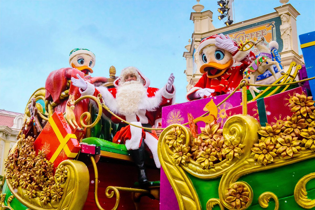 centraldevacaci's tweet photo. Que suene el móvil, descuelgues y puedas decir: ¡estoy en @DisneylandParis! 🎆
https://t.co/2FBfMt2I8b
Vuelos, 3 noches de hotel, entradas para 2 días al parque temático y seguro de viaje en el puente de diciembre desde 669 €
#viajes #Disney #Disneyland #Francia #París #France https://t.co/46arVLv1ep