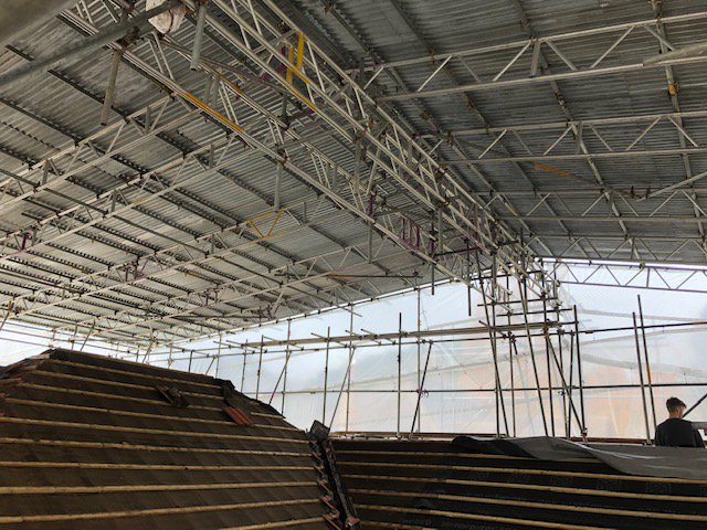 SolarScaffold's tweet photo. Temporary Roof completed in #broadstone. #accesssolutions #solarscaffold #solarscaffolding #scaffoldingbournemouth #scaffoldingdorset #temporaryroof #designdrawing #bookingusfor2019 https://t.co/74qyNAzSaY