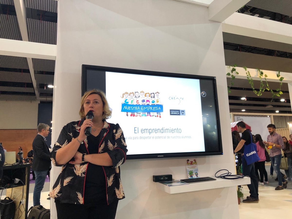 InterAravaca's tweet photo. Nuestra directora Marta Martínez presenta en #SIMO2018 el proyecto @FundCreate de #emprendimiento @Magisnet @educacion3_0 @_acade @feriademadrid https://t.co/YyxEpwra9y