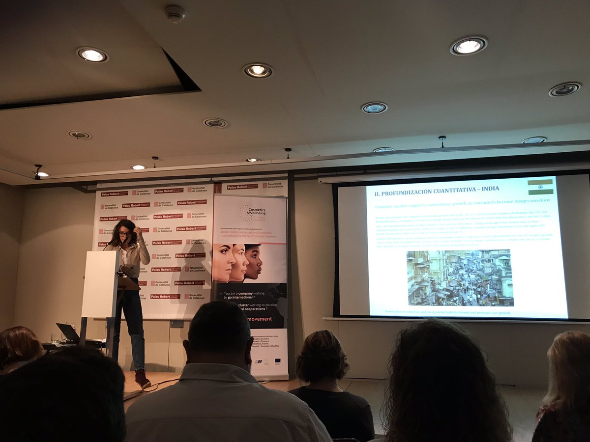 Asderco's tweet photo. Interesante charla del @bclusterbcn sobre datos de mercado en #skincare y #cosmetics https://t.co/S4sy0M6Yf4