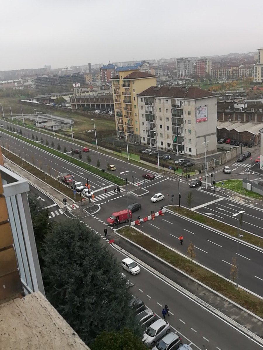 mcarrone's tweet photo. Perfetto. La soluzione degli ingorghi in #piazzabaldissera è non farci arrivare i veicoli. Da oggi. https://t.co/EJmamDeEC4