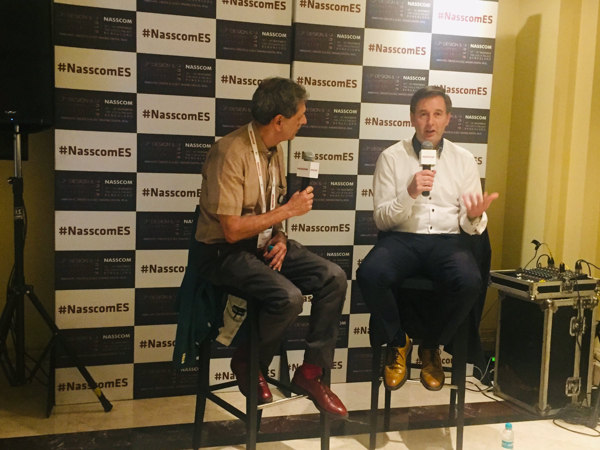 Harald Rudolf, Director Strategie at @Daimler speaks about the challenge in Digitalization being mindset change 

@DigitalLife_DAI 

<a href="/Nasscom/">nasscom</a> #NasscomES Bangalore