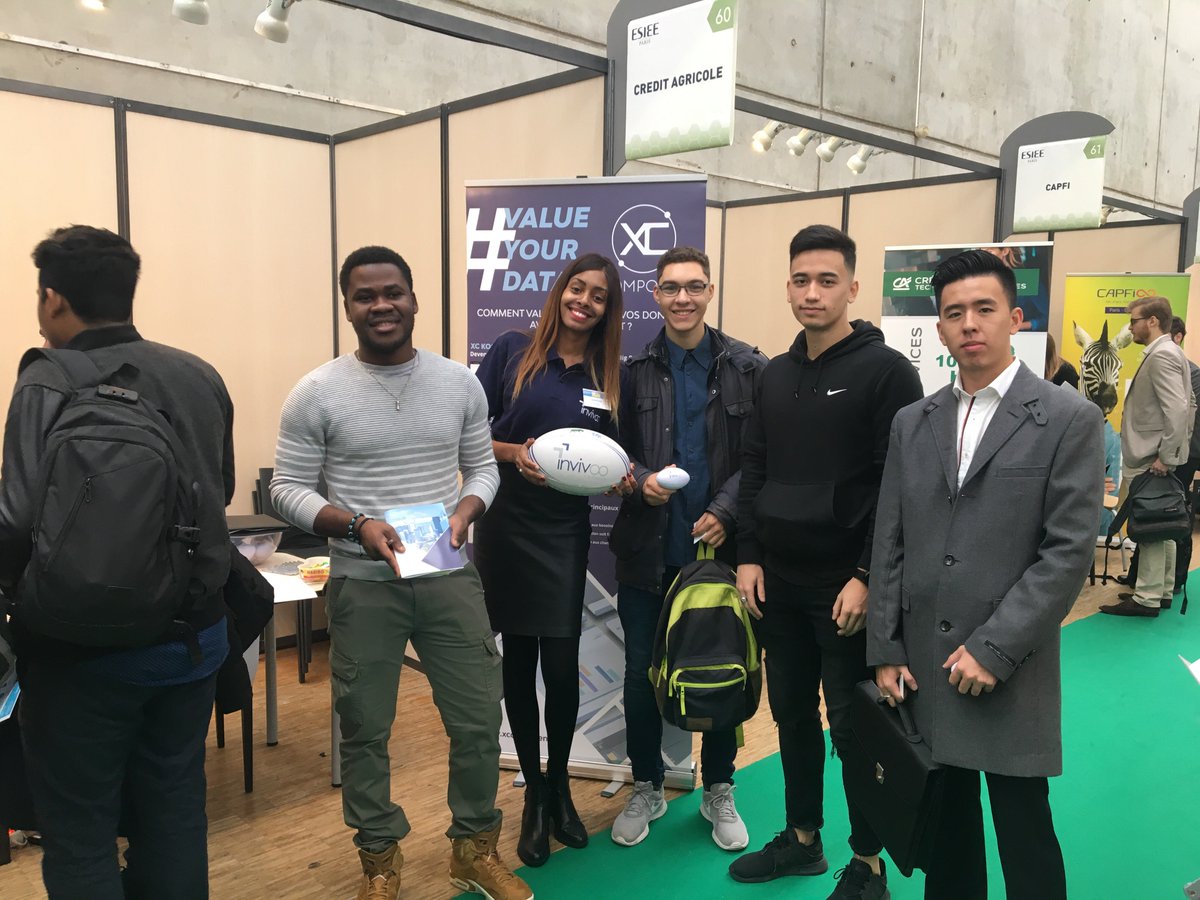Invivoo's tweet photo. Aujourd'hui, @AmandaCalixte notre chargée de recrutement, Olivier, notre business developer et @erw_lg notre Product Manager sont au forum @ESIEEPARIS.
Venez les rencontrer et discuter avec eux de toutes les opportunités que nous proposons au sein d'Invivoo. https://t.co/Oe7kd3rAIG