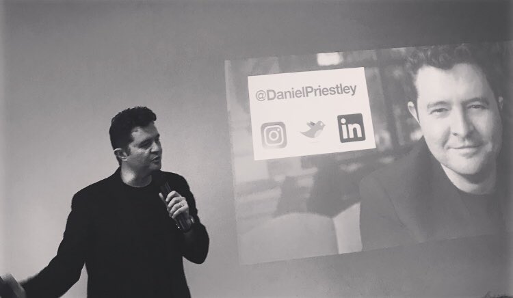 LJRoue's tweet photo. Not bad for a morning leadership session. A masterclass from global entrepreneur @DanielPriestley #platformexo #leadership #innovation https://t.co/syoN8XAqDK