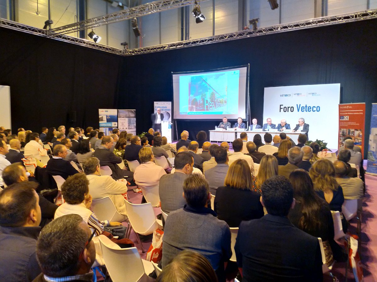 Ciberperfil's tweet photo. Debate en la jornada 'El vidrio aislante, más allá del concepto'. Participan: Raimundo García-Figueras, @arinoduglass; Eugenio Benavente, #Astiglass; Vicente Cervera, #Cerviglas; Carlos Ramos, #GrupoRamos; Javier Prado, @TvitecGlass; Joan Sánchez, #Vidresif.
@Veteco_ @i_jornadas https://t.co/rCoLIjroaG
