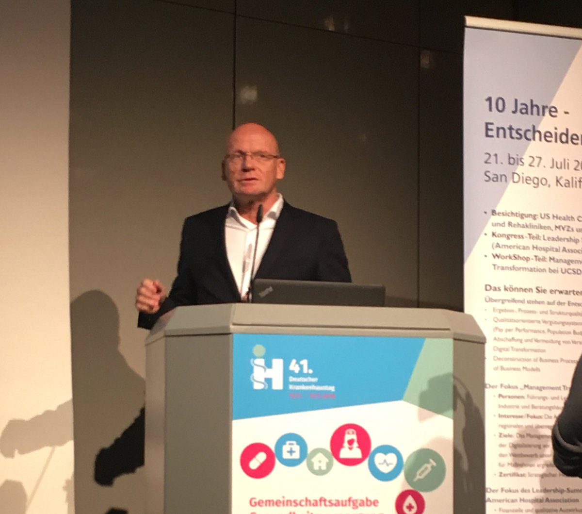 PAHaberland's tweet photo. #Medica #Entscheiderfabrik Pitch 6: #AgemoMed, #digitization in #health - compliant/law, safe, secure, complete and practicabel https://t.co/RxnhNOzShX