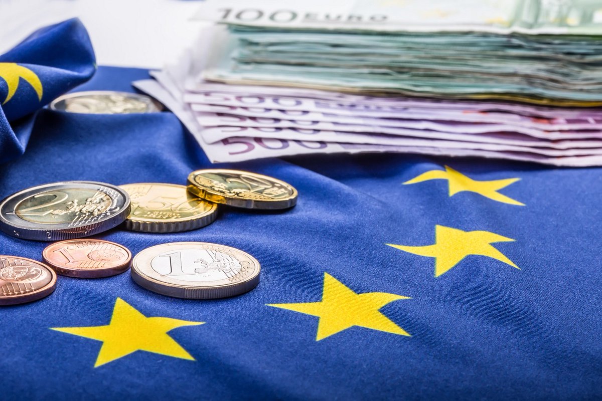ibisworlduk's tweet photo. In this special report, IBISWorld discusses the UK’s future relationship with the European Investment Bank and the extent to which the UK’s exit will affect investment in infrastructure. #BrexitAgreement #EIBfunding #infrastructure #marketresearch
https://t.co/UxxvUUKIKb https://t.co/sppPfQT30V
