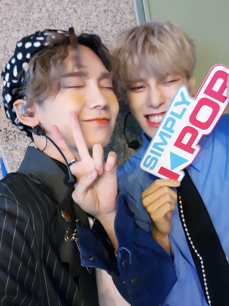 _Simplykpop's tweet photo. We can see clearly now #JBJ95 is here! A blurry picture won't stop their handsomeness from shining through! And the cold weather won't stop them from performing #HOME amazingly on #SimplyKpop, so don't miss out!! https://t.co/cgBoexciMI