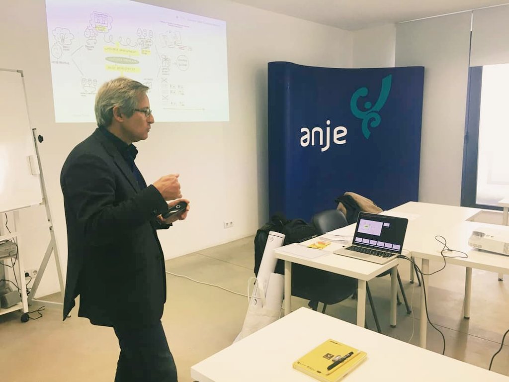 linc_evora's tweet photo. O #alentejoaccelerator já está lançado. 
Estamos agora na Etapa 1: Introdução à metodologia Lean Startup. 
É uma honra contar com a participação de tantas e tão promissoras Startups. 
#SpeedTalent #readytojump #LINC_evora https://t.co/sDap5H0ZRP