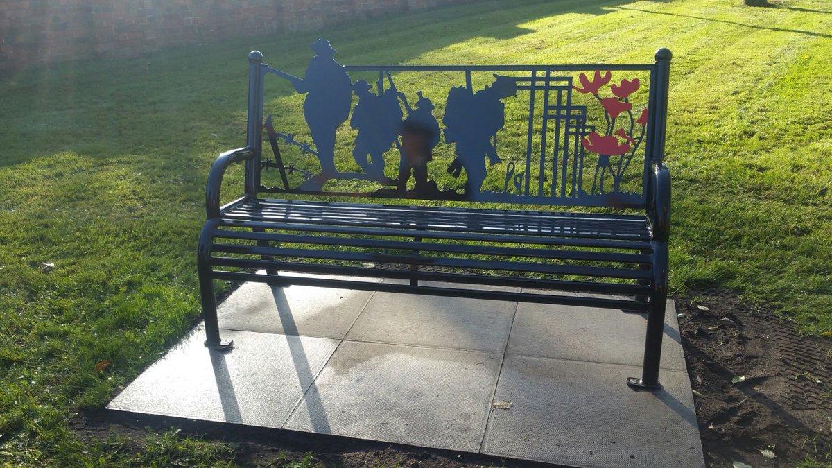 andy_giblin1's tweet photo. Pleasure to donate our services and be a part of #RemembranceSunday at Pontefract Barracks with the unveiling of the new Memorial to commemorate #Remembrance100 #LestWeForget @Hort_Sodexo @JamesLloyd99 @AlexMcLauchlan1 @gazbackhouse @jimgafarillos1 @WDHupdate https://t.co/BE8Za9M1tr