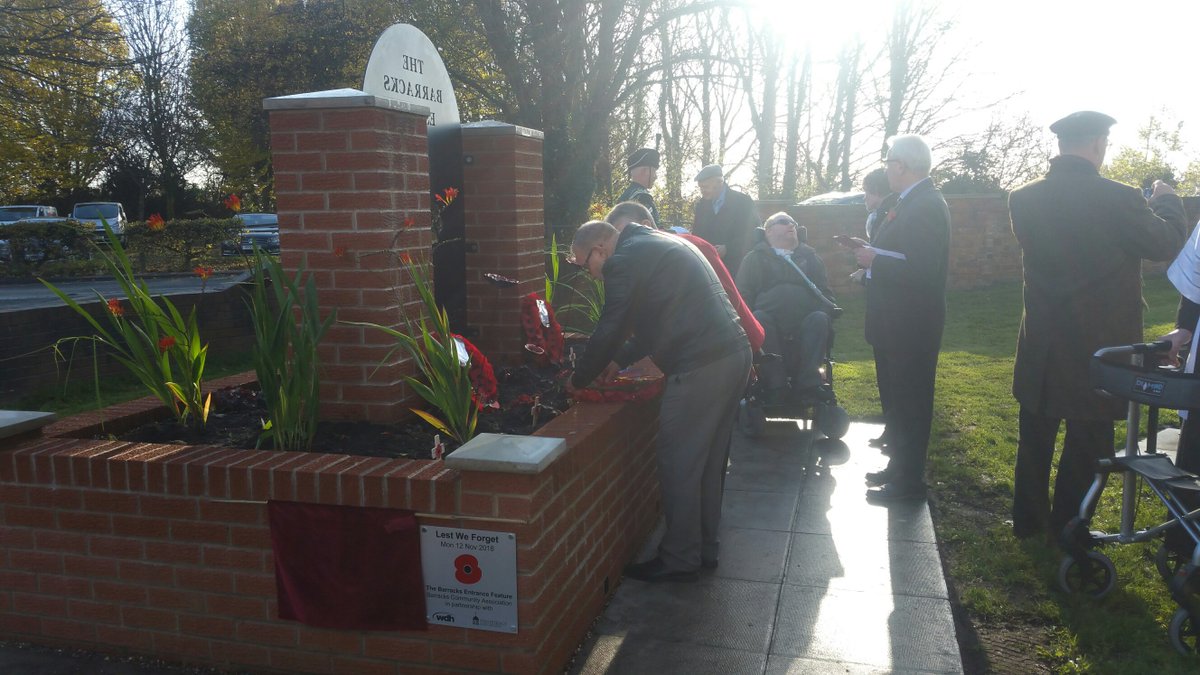 andy_giblin1's tweet photo. Pleasure to donate our services and be a part of #RemembranceSunday at Pontefract Barracks with the unveiling of the new Memorial to commemorate #Remembrance100 #LestWeForget @Hort_Sodexo @JamesLloyd99 @AlexMcLauchlan1 @gazbackhouse @jimgafarillos1 @WDHupdate https://t.co/BE8Za9M1tr