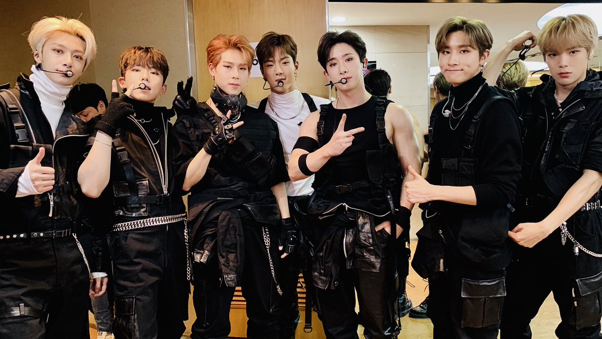 OfficialMONSTAX's tweet photo. [#MONSTA_X] 
181115 #몬스타엑스
🔫 #엠넷 #엠카운트다운
✔ #MONSTAX #ShootOut 무대완료

#MONSTAX_ShootOut https://t.co/xocGgRFKwL