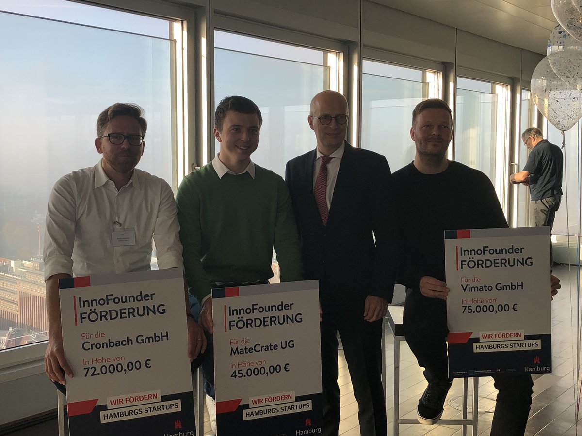DoreenHotze's tweet photo. Drei #Startups konnten die Jury vom #Innofounder überzeugen und erhalten die Kosten für die monatliche Lebenshaltung von #Hamburg geschenkt! @hkhamburg ist nicht nur in der Jury (die Vergabeausschuss heißt), sondern wünscht @MateCrateGG, #Cronbach und @vimato_io viel Erfolg 👍! https://t.co/wcKSotpjql