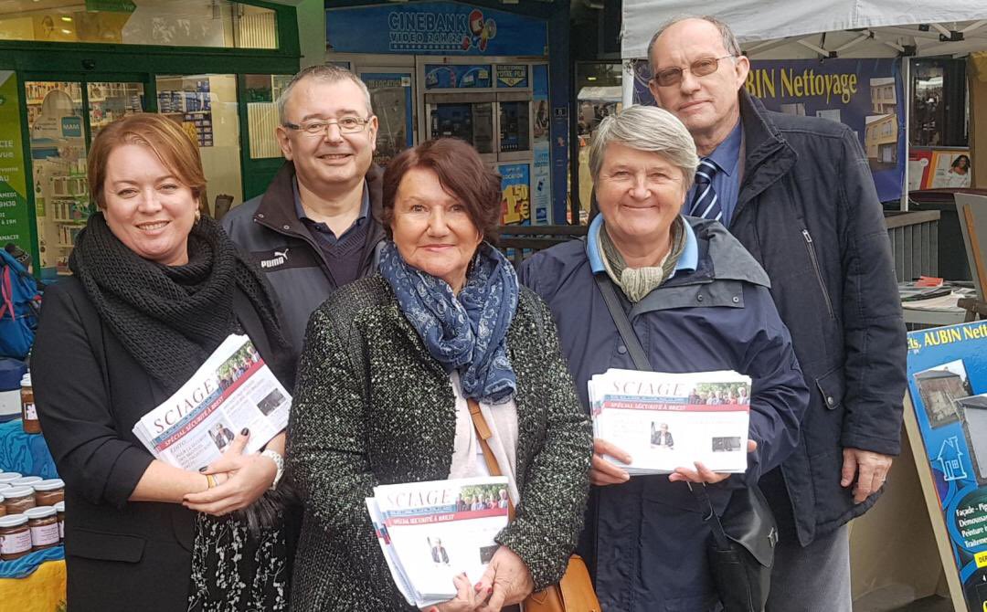 RPBrest's tweet image. Début de la distribution #SCIAGE SPÉCIAL #SECURITE dans les boites aux lettres et sur les marchés ! Ce matin à Bellevue #Brest Excellent accueil de la population ! #auservicedetouslesbrestois