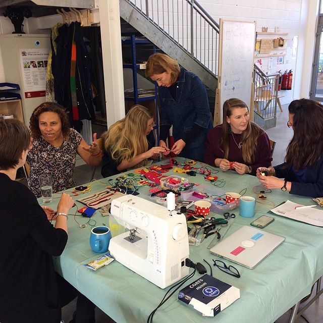 kwmcthefactory's tweet photo. Annie Lywood from Bonnie Binary here with us this morning for MMK Play giving us an intro to e-textiles and letting us play with circuits and felt!

#makerspace #makerspaces #bristol #learning #etextiles #digital #textiles #workshops #digitalfabrication … https://t.co/6j8MuZfUcj https://t.co/zW1Ymd62UP