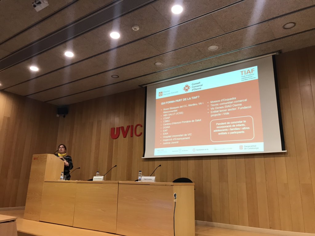 divik_net's tweet photo. Avui #speakering a la II Jornada #TIAF Osona. Increïble veure d’aprop la feinada dels serveis socials d’aquesta comarca https://t.co/uTSoqwO0if