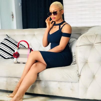 murlahra's tweet photo. Blonde+Fair skin+Sitting pretty=    Nina #bbnaija tbh I'm addicted to Nina... Can't stop loving her https://t.co/5WGoGIbQLW