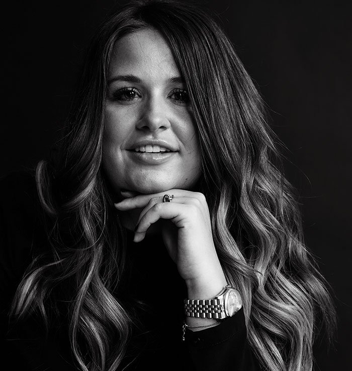 IndolaSpain's tweet photo. ¿Conoces a Chanel Nott? 🤩 Es embajadora global de color #Indola. ❤️ Su capacidad innata de entender el color la han convertido en la favorita de las agencias de top models, iconos de estilo y celebrities a nivel internacional. #SimplySmarter #IndolaSpain https://t.co/1l30ZaRinh