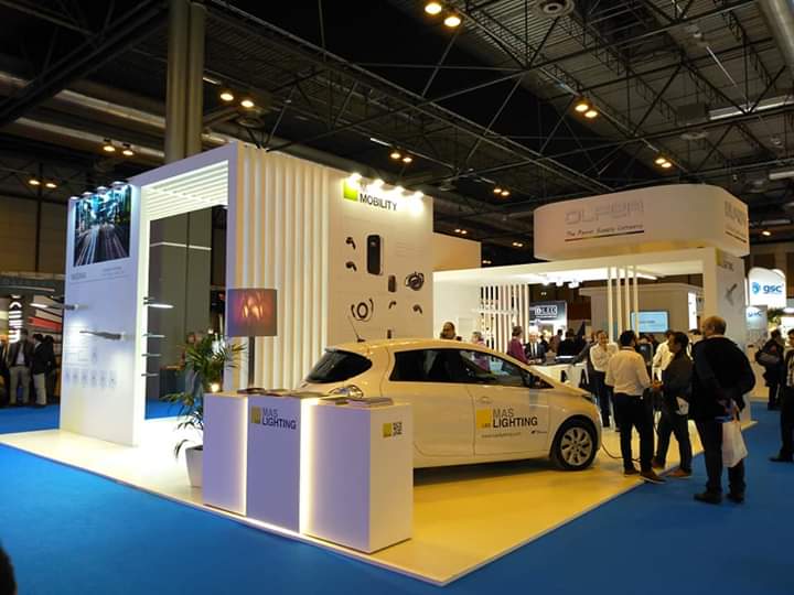 maslighting's tweet photo. Tercer día de feria en #Matelec #Lighting! Venid a vernos a nuestro stand 7D13, que sólo nos queda hoy y mañana y estas novedades merece la pena verlas de cerca 👌
Os esperamos!
#maslighting #Matelec18 #led #ePowerBuilding18 https://t.co/FDkur9AKUl