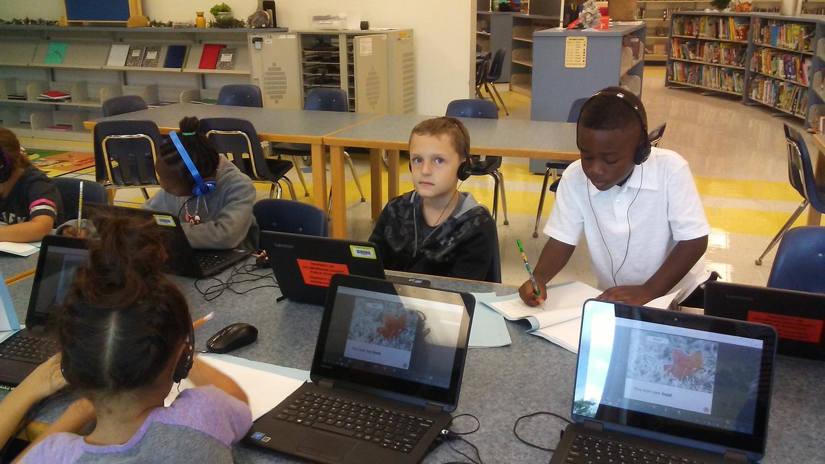 Nelson_Media's tweet photo. 2nd graders doing project-based research with myOn. Love the engagement I see up here every day! #HubofSchool #myon #HCPSNelsonelem https://t.co/9Trmz3FtFB