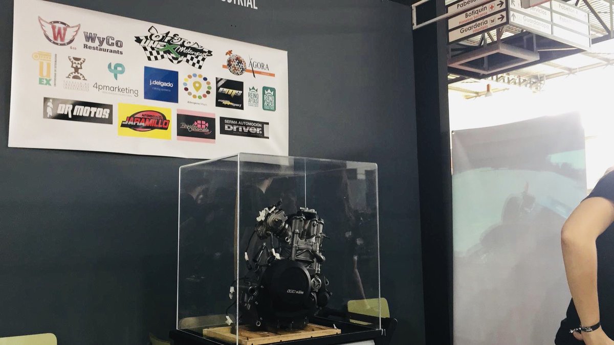 UNEXmotorsport's tweet image. ¡Estamos esperándote! Ven a @feriabadajozifeba a echar un rato con nosotros. Te encantará saber más sobre nuestro proyecto #formulastudent @officialfsspain 

Our team in IFEBA for show our proyect! #formulastudentspain 

¡Gracias a los sponsor!
@eii_uex @infouex