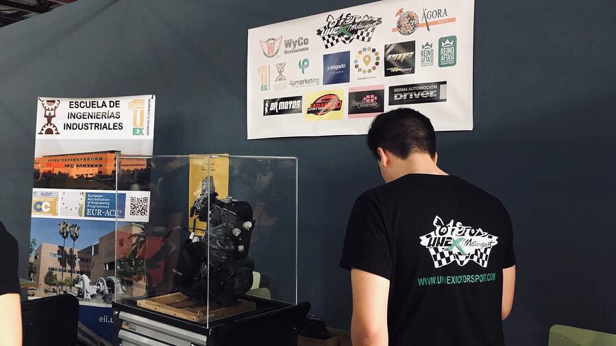 UNEXmotorsport's tweet image. ¡Estamos esperándote! Ven a @feriabadajozifeba a echar un rato con nosotros. Te encantará saber más sobre nuestro proyecto #formulastudent @officialfsspain 

Our team in IFEBA for show our proyect! #formulastudentspain 

¡Gracias a los sponsor!
@eii_uex @infouex