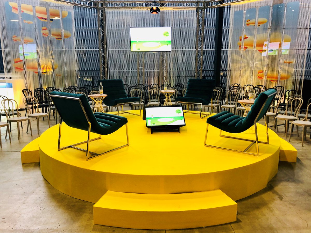 Head over to the Sofa Room to listen to Marc Koehler, Matteo Fantoni and Student-Furniture's Alec McKenzie discuss 'From Space to Place'. #ClassConf2018