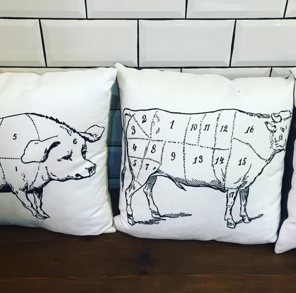tapitbrewingco's tweet photo. Local butchers @UptonsButchers sure do know their meat, and we sure do know our beer.
Good thing they sell both eh! 😋
#butchers #uptons #southampton #craftbeer https://t.co/d6pCm4HSec