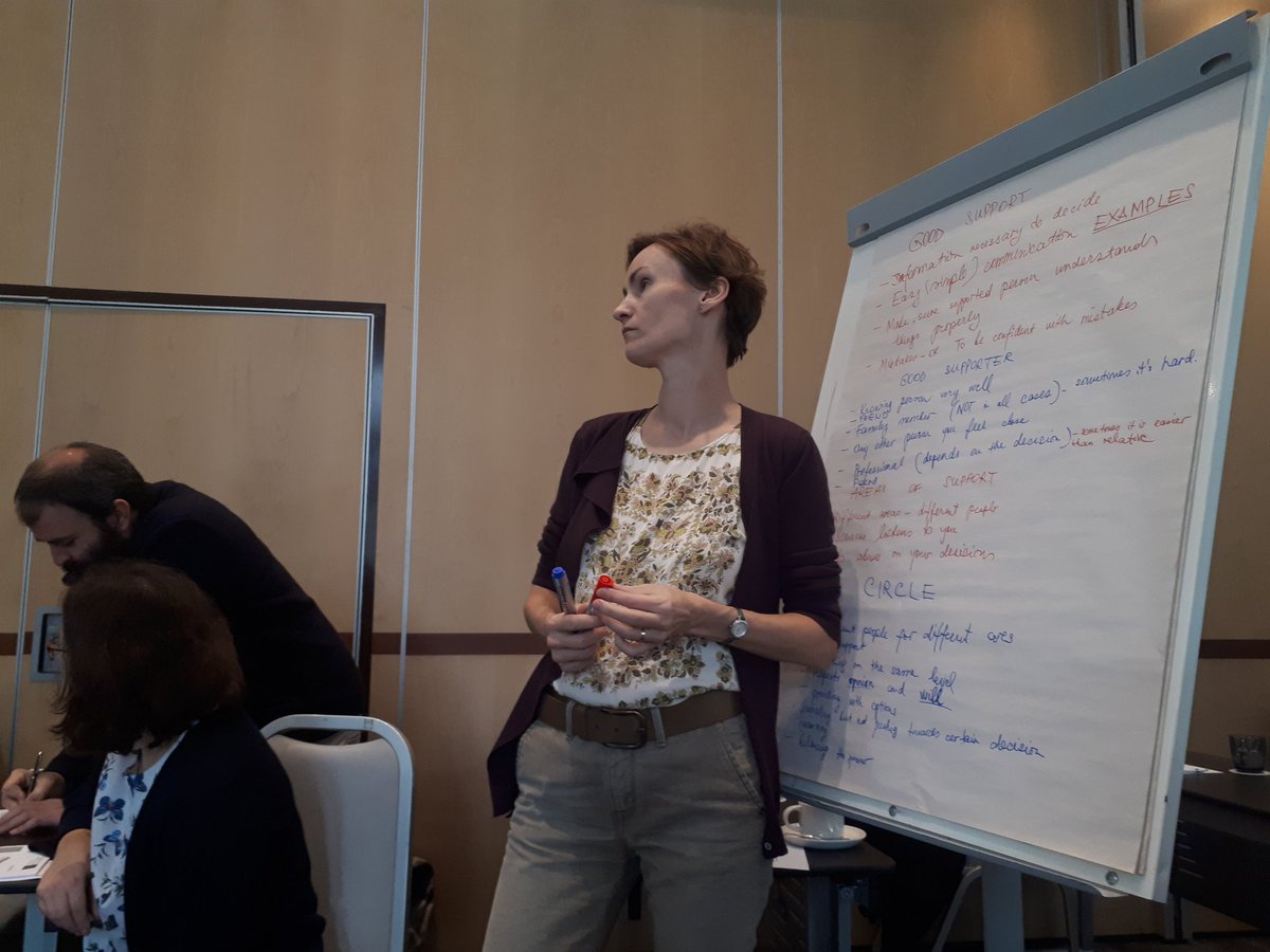 AsociacionLiber's tweet image. Ahora debatimos sobre qué es un buen apoyo, una buena persona de apoyo y una buena red de apoyo en #idea12