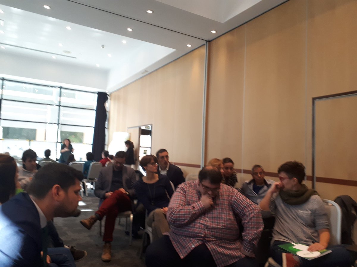 AsociacionLiber's tweet image. Ahora debatimos sobre qué es un buen apoyo, una buena persona de apoyo y una buena red de apoyo en #idea12