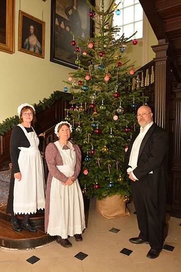 Bridlington_net's tweet photo. Weekend of #Christmas #festive season at #Sewerby Hall & Gardens #husky #sled rides, brand new #Rusticus Theatre Arts’ Nutcracker Adventures,#carol concerts,seasonal face painting, display of York Birds of Prey. https://t.co/LeMUFQMkPW https://t.co/ofNxVcl06f