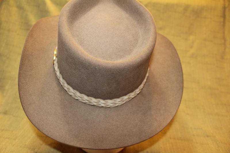 atticesoterica's tweet photo. Vintage Australian Outback Collection Jackeroo Taupe  Fur Felt  Western Men's Hat Braided Leather Hatband Size 57cm https://t.co/7aJINjAYxR #Etsy #Vintage #AtticEsoterica #OutbackHat https://t.co/Fqnp0V6KIP
