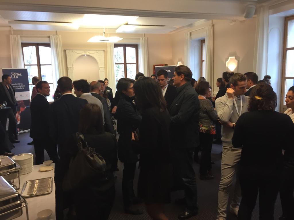 Clap de fin pour notre #HotelDigitalLab de Genève ! Merci à tous nos chers hôteliers et étudiants présents aujourd’hui. Ce fut un plaisir de vous rencontrer avec nos speakers partenaires <a href="/Google/">Google</a> @TravelTenzing et NewCom4u à l’<a href="/EHGnews/">Ecole Hotelière de Genève</a>. 🍹Bon cocktail à tous 🍹