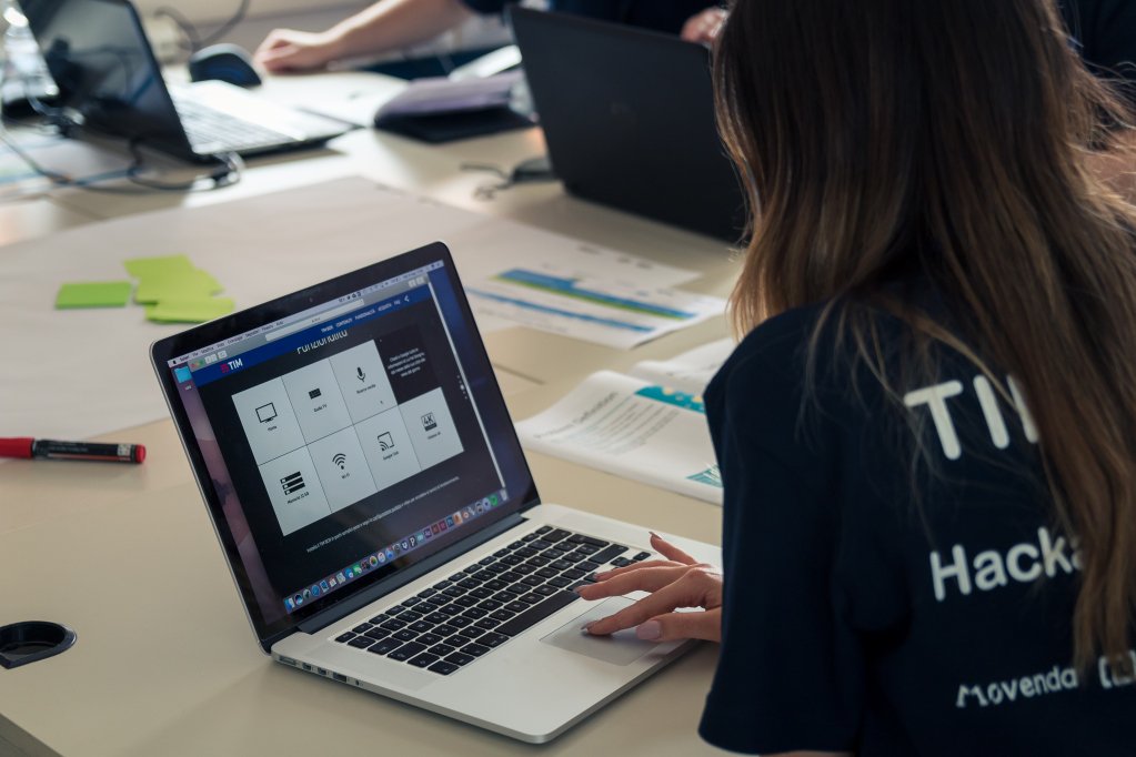 centroELIS's tweet photo. In #ELIS dal 28 al 30 #nov si terrà il #TIMBOXHackathon: l'evento di prototipazione rapida per lo sviluppo di servizi innovati per le tecnologie di @TIM_Official. Candidati anche tu entro il #25nov: https://t.co/x0mNB54Rm8
#DataAnalytics #DataScientist #AI #IoT #MachineLearning https://t.co/dSfa2KbT9G