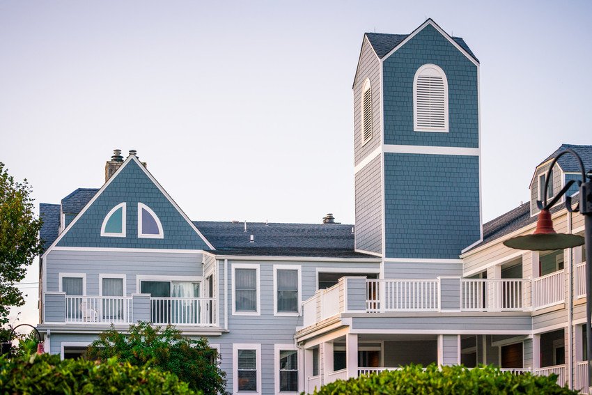 JamesHardie's tweet photo. Look at this incredible transformation in Cape May, NJ. Featuring HardieShingle® in #BoothbayBlue; HardiePlank® Lap Siding in #LightMist; HardieTrim® in #ArcticWhite. See more before & afters: https://t.co/vojqwZCfmX
#ColorPlus #Exteriors #Contractors #Builders #WKRBuilders https://t.co/r3e73VNCiP