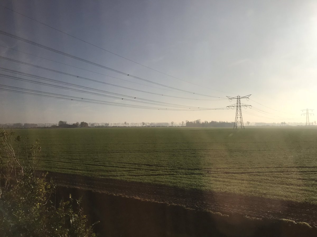 geelbrand's tweet photo. Dwars door de noordoostpolder.
Vanmiddag ook met een groep aan de slag voor Schadewijk. Nuttig en aangenaam. #LPB2018 #platform31 #gemeenteOss https://t.co/uzhXQir0m8