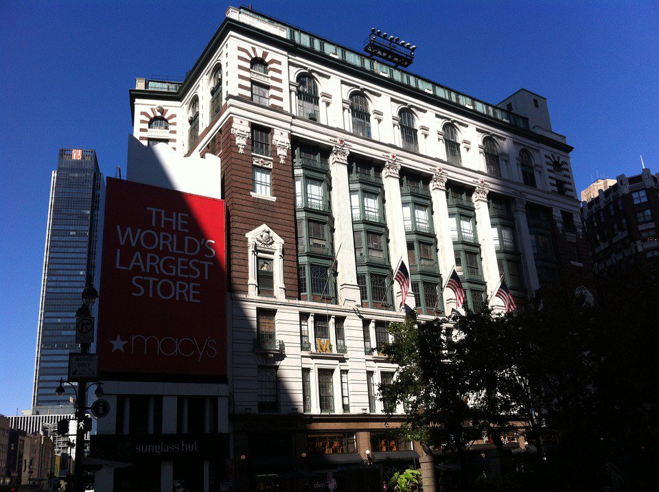 BoketoTravel's tweet photo. Discover the world's largest store - Macy's 
#shoppingday #apparel #Thursday #NewYork @Spots2Travel https://t.co/HPVwLePZJ9