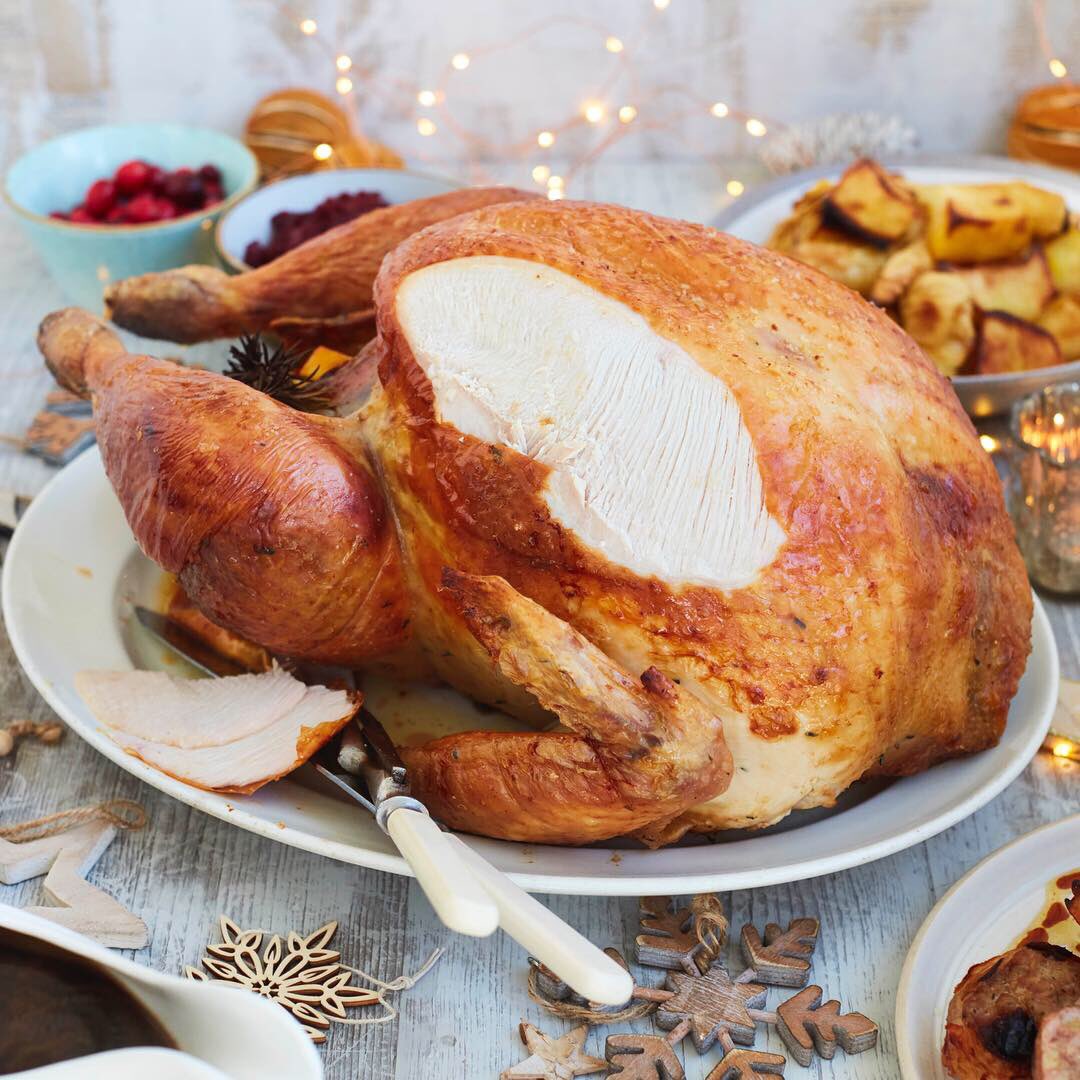 FosseMeadows's tweet photo. We're doing #TurkeyTasting this weekend at our #LondonFarmersMarkets @Londonfarmers #ParliamentHill #SouthKensington #WestHampstead #QueensPark #orderyourturkey #orderyourGoldenTurkey @GoldenTurkeys #Thanksgiving #Christmas #deliciousChristmasturkey https://t.co/rQMSt4GJ3a