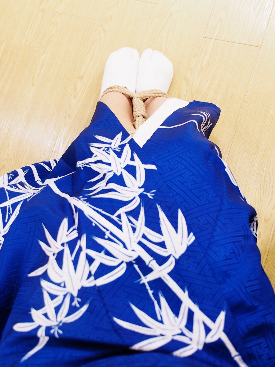 kurowata's tweet photo. #着物の日
着物緊縛の美しさ https://t.co/4geccA0mbv