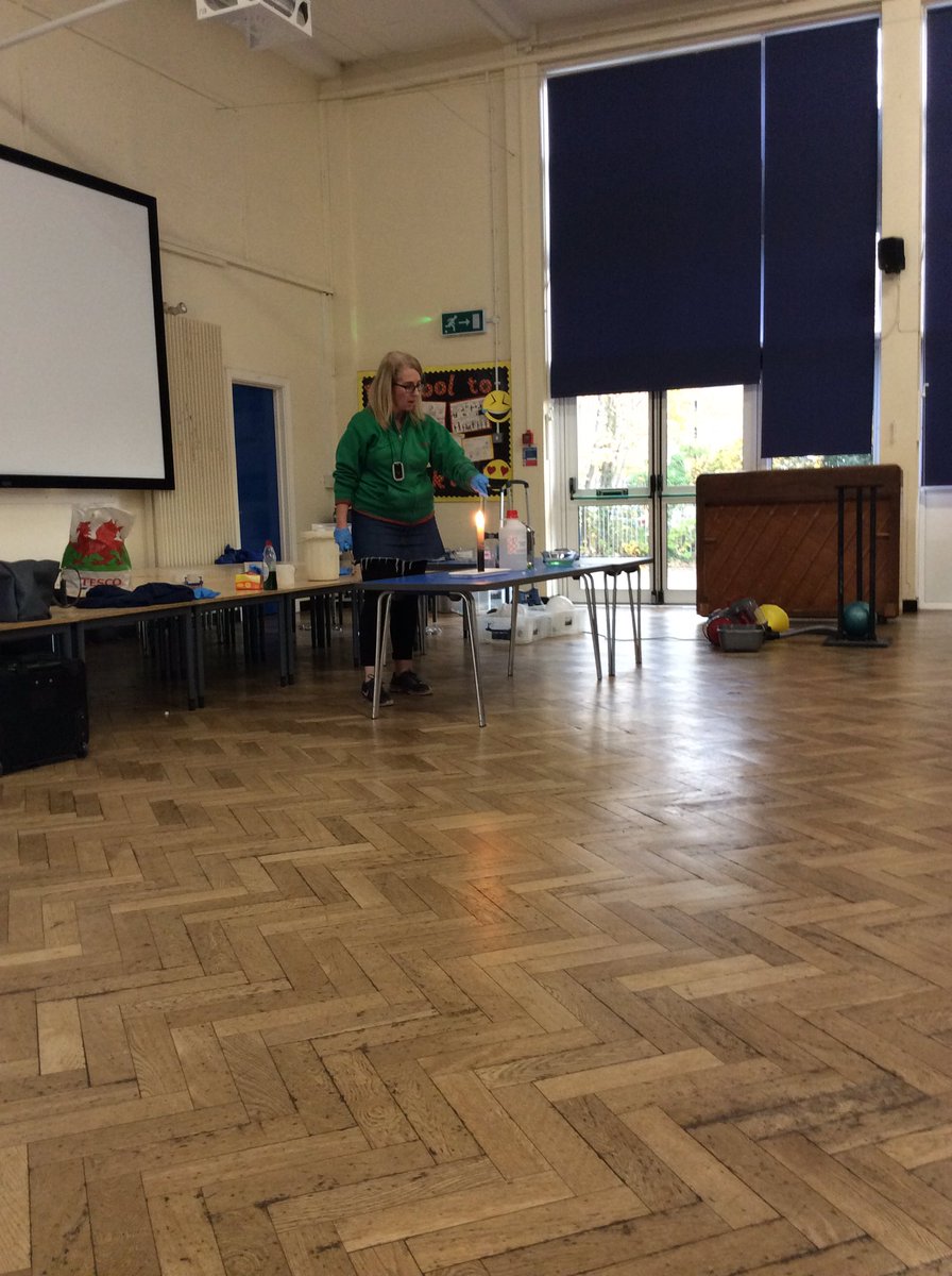 CoedGlas2025's tweet photo. Diolch Airmazing for a fantastic assembly all about the wonders of air! Thoroughly enjoyed by all 🙌🏻 @CoedGlasSCI @PatWestgarth #techniquest #Airmazing @CoedGlas2024 @CoedGlas https://t.co/BLm1Ed1wkD