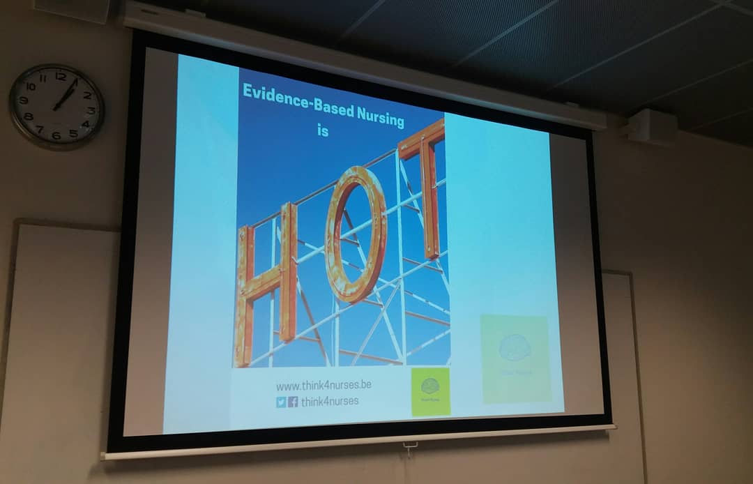 think4nurses's tweet photo. Een enthousiaste groep studenten van de Banaba oncologische zorgen @ucleuvenlimburg kreeg een vorming over de "EBN-reflex" @think4nurses Zorginnovatie via kennis over EBN-bronnen tot interactie en inspiratie op de werkvloer. #EBN #oncologie #Think4Nurses https://t.co/BgGbFSxMYR