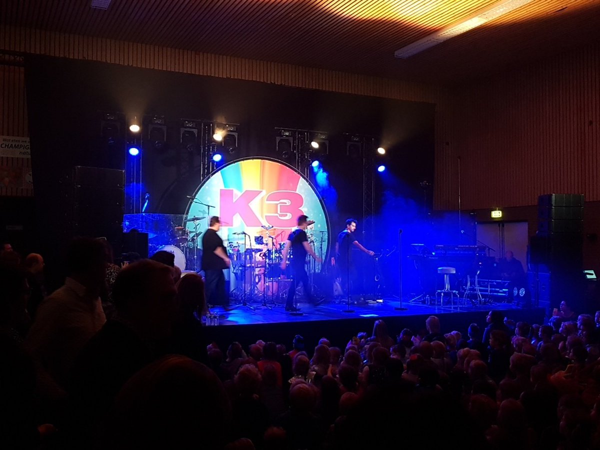 Nog een paar minuten totdat de presentatie van het nieuwe album van #K3 start...
